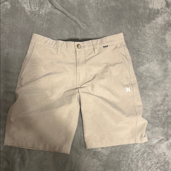 Hurley Other - Hurley Tan size 30 Shorts